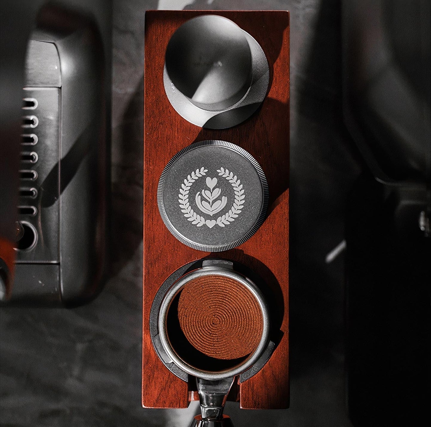 Espresso Tamping Holder with Spring Feedback
