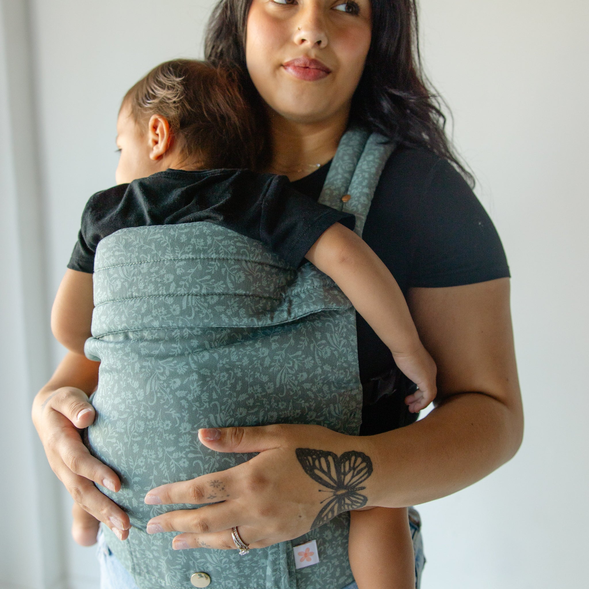 Monroe x Coco Bloom – Neutral Cotton Baby Carrier (7–35 lbs)