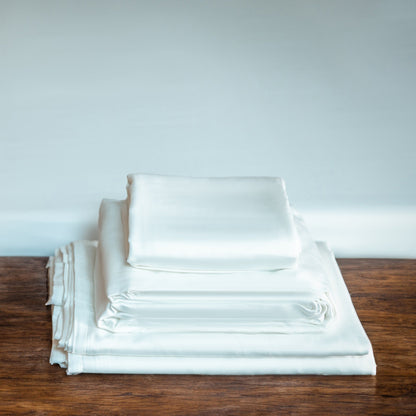 Eucalyptus Silk Sheets – Cooling, Breathable & Hypoallergenic | Luxury Comfort